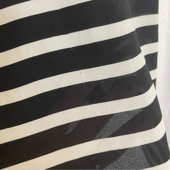 EXPRESS Women’s Black White Stripe Racer Back Zip Up Tank Top Size XS - Picture 6 of 10